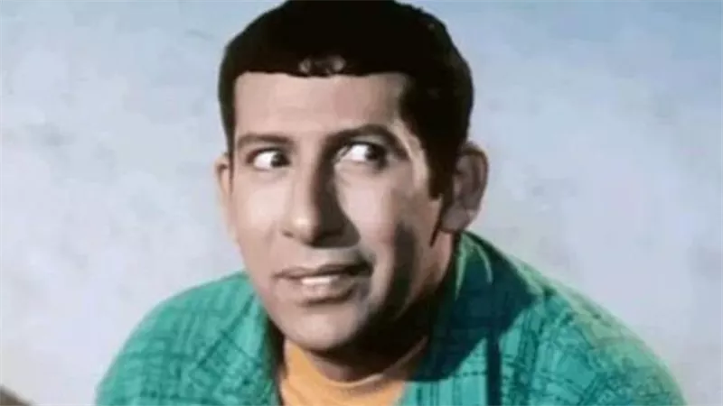هاني رمزي: مسيرة فنية مميزة تجمع بين الكوميديا والدراما في السينما والتلفزيون