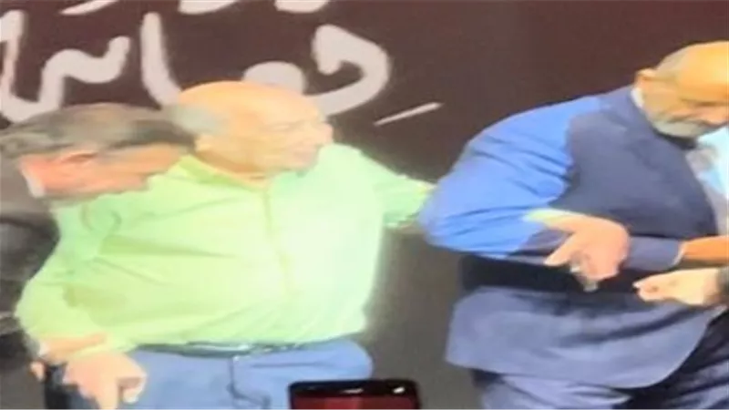 تكريم عبد الله مشرف في مهرجان المسرح المصري.. لحظات مؤثرة من الوفاء لجيل الزمن الجميل