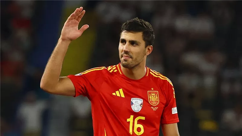 رسميا.. غياب رودري عن معسكر أكتوبر لـ منتخب إسبانيا بسبب الإصابة