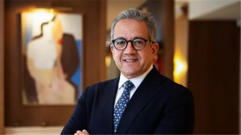 خالد العناني.. أول مصري وعربي يتولى منصب مدير عام اليونسكو