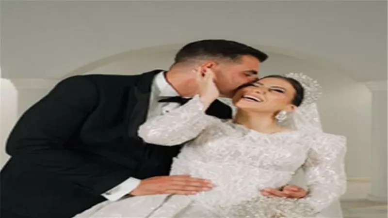 دينا هشام وابنة هبة قطب: لماذا تصدرت العروس مواقع التواصل؟