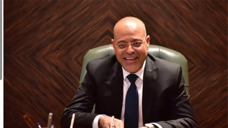 تعرف على قرار وزارة العمل: هل اليوم إجازة رسمية للعاملين بالقطاع الخاص؟
