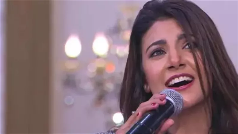جوائز وتكريمات.. محطات مضيئة في مسيرة الفنانة ياسمين علي
