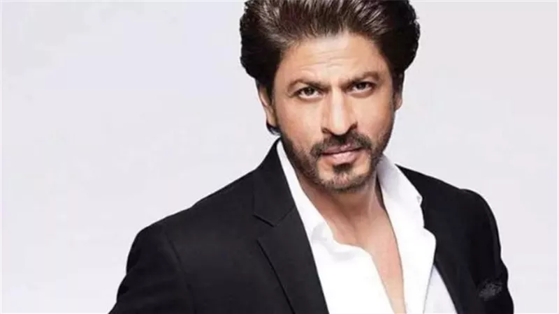 شاروخان ملك بوليوود: حياة ومسيرة نجم السينما الهندية