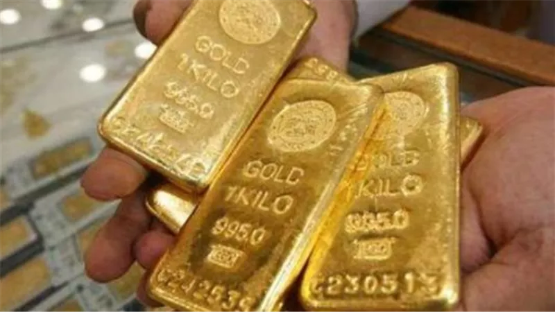 الذهب العالمي يواصل الصعود التاريخي والأونصة تتجاوز 4،380 دولار