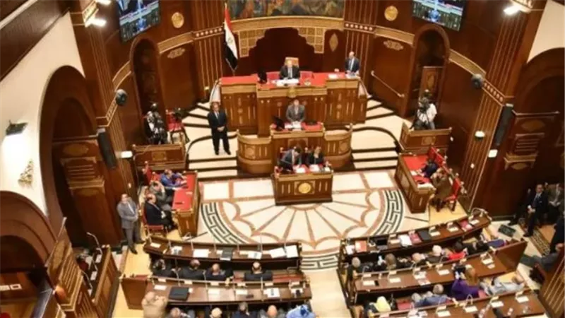الجلسة الافتتاحية لمجلس الشيوخ المصري تبدأ بتلاوة قرار الرئيس بدعوة المجلس للانعقاد