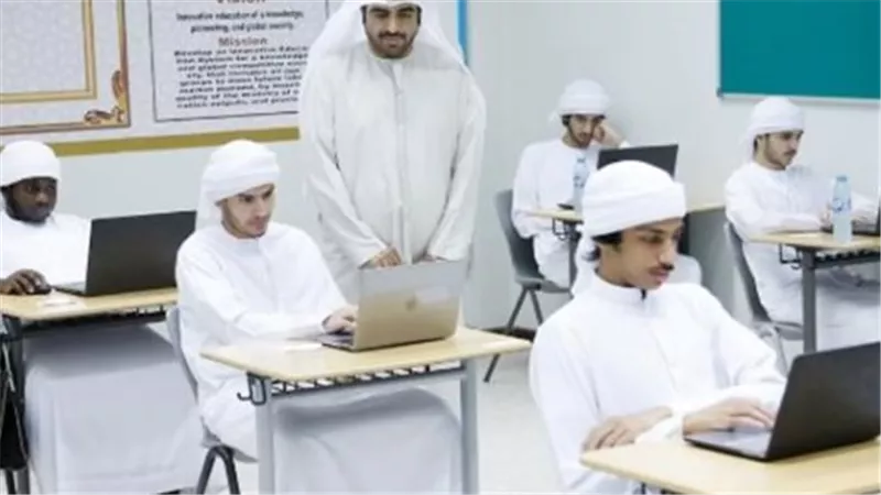 التدخل الإماراتي في التعليم الجنوبي.. بناء العقول واستثمار المستقبل