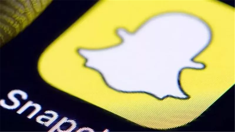 كل ما تحتاج معرفته عن سناب شات 2025: الإحصائيات والمميزات والاستخدامات