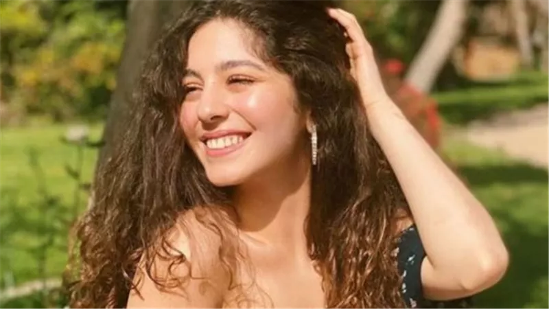 النجمة مايان السيد تشارك في العرض العالمي الأول لفيلم 
