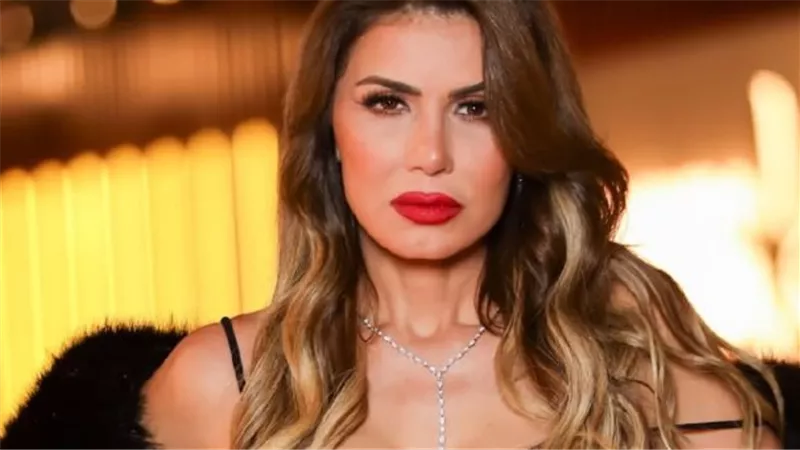 إطلالة ساحرة لنجلاء بدر في مهرجان الجونة.. كيف أبهرت الجمهور؟