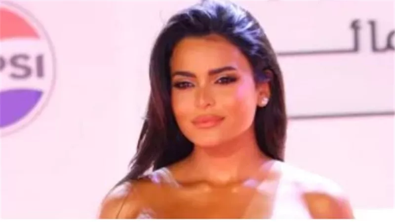 تفاصيل إطلالة أسماء جلال الفريدة في افتتاح الجونة السينمائي