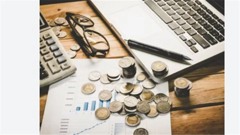 هل تنهي الـ 7000 جنيه آثار التضخم؟.. ترحيب عمالي ودعوة لضبط الأسواق