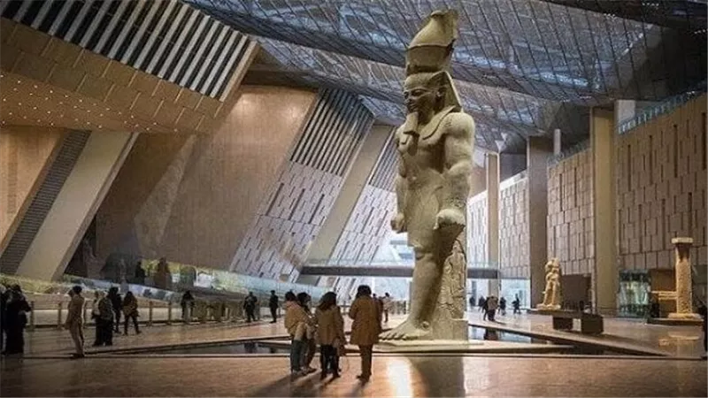 الأكبر في العالم: نظرة على المتحف المصري الكبير وأهمية إعلانه إجازة رسمية عالميًا