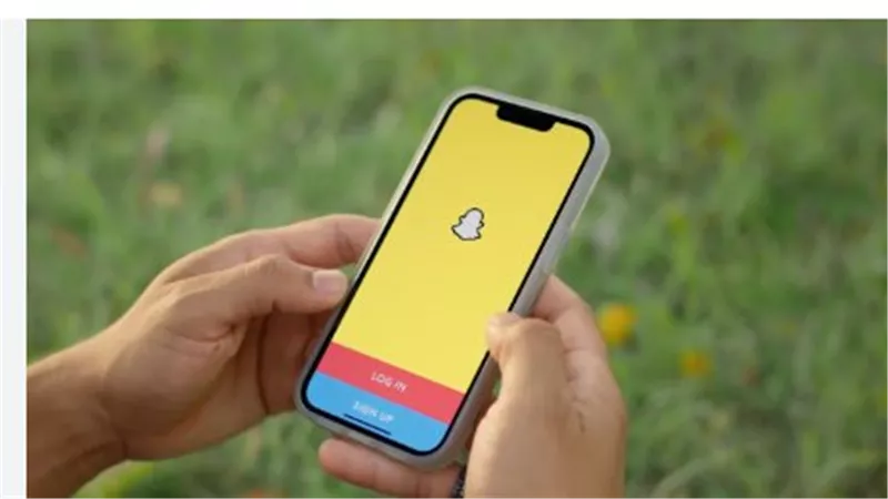 سناب شات: تطبيق اللحظية الذي غيّر مفهوم التواصل الاجتماعي بين الشباب
