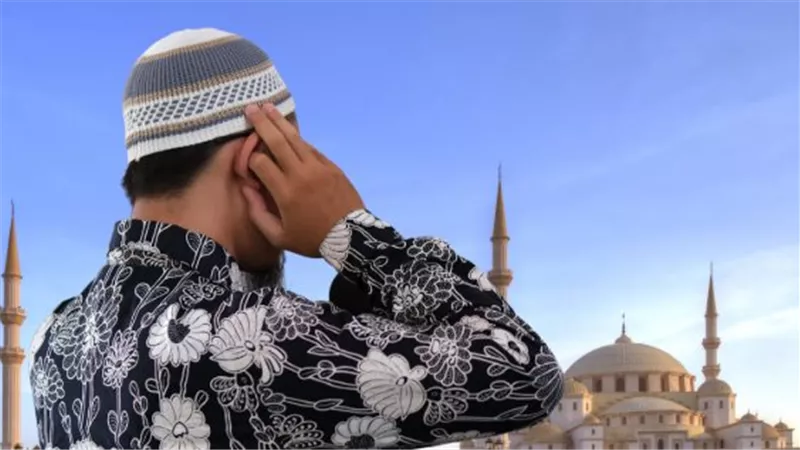 منها Azan.. تطبيقات تساعد في متابعة مواقيت الصلاة