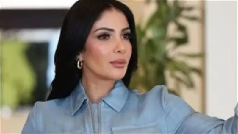 منى زكي ومسيرتها الفنية.. التنوع بين الكوميديا والدراما