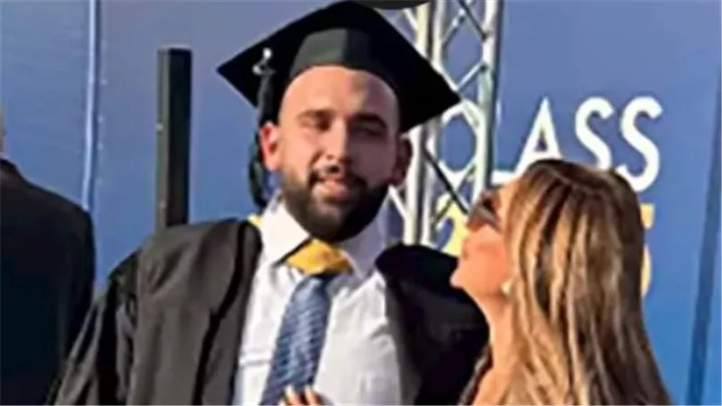 ليلى علوي تحتفل بتخرج نجلها: يا حتة مني يا أهم مني يا كل الدنيا يا حبيبي