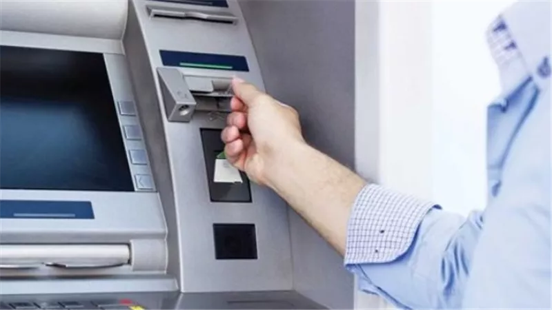 ماكينات ATM: كيف تحولت من سحب نقدي إلى مركز مالي متكامل؟