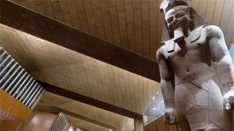 أكثر من مجرد صورة: التكنولوجيا تعزز التفاعل الجماهيري مع كنوز المتحف المصري الكبير قبل افتتاحه الرسمي