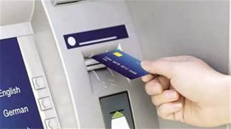 أمان ماكينات ATM: استراتيجيات البنوك لمواجهة احتيال الـ Skimming