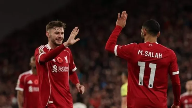برادلي عن محمد صلاح: هو أسطورة ليفربول وأحاول التعلم منه كثيرًا