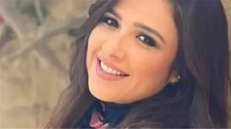 الوجه البشوش يُخفي دراما: أسرار ياسمين عبد العزيز في تقمص الأدوار المعقدة بعد فترة 