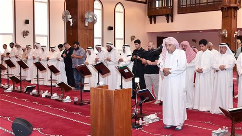 صلاة الاستسقاء: حكمها وأسباب مشروعيتها ومتى يُستحب للمسلمين الخروج إليها