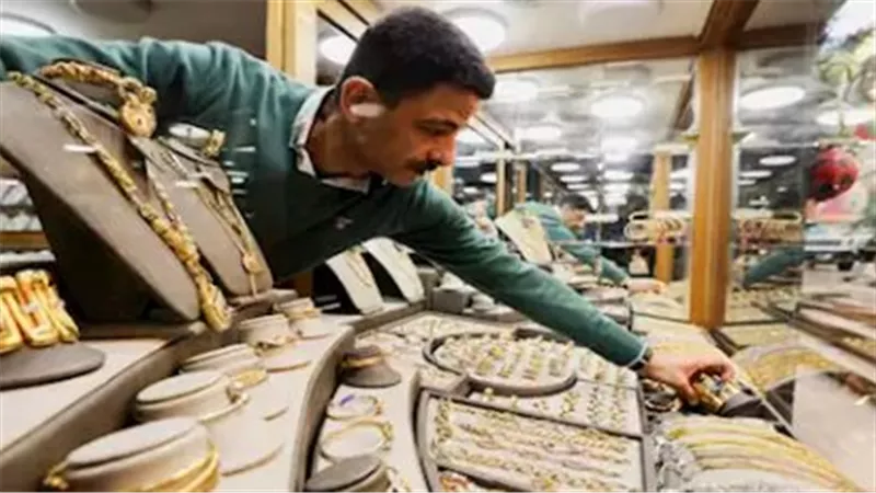 الملاذ الآمن: لماذا يحافظ سعر عيار 21 اليوم على ريادته كأكثر الأعيرة رواجًا في السوق المحلي؟