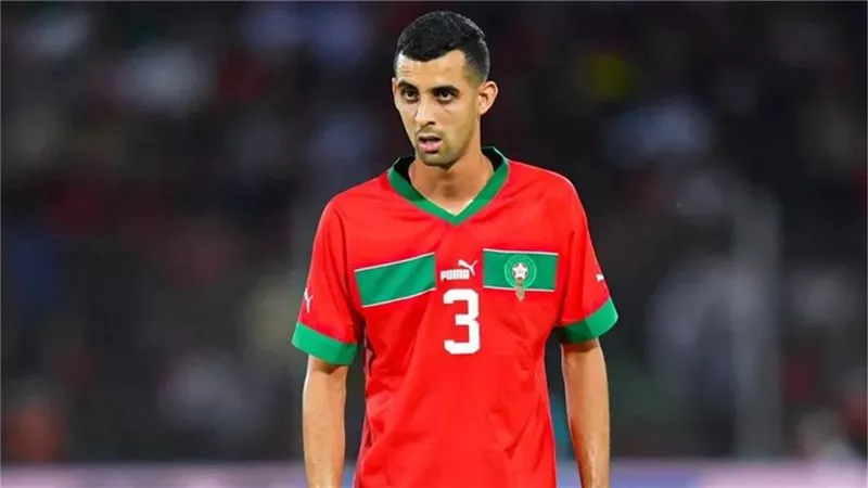 قبل انضمامه للأهلي.. يوسف بلعمري يودع الرجاء المغربي وجماهيره
