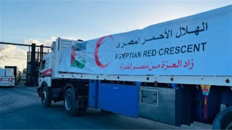 مساعدات إنسانية متنوعة.. قافلة زاد العزة الـ74 تدخل قطاع غزة عبر ميناء رفح