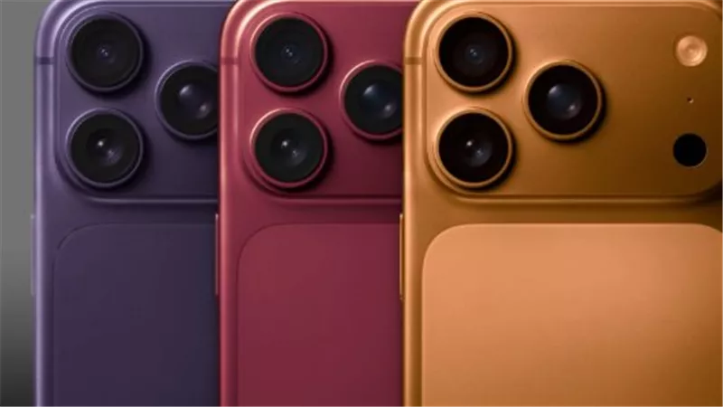 تصميم iPhone 18 Pro: هل سنرى الغطاء الخلفي الشفاف وحذف Dynamic Island؟