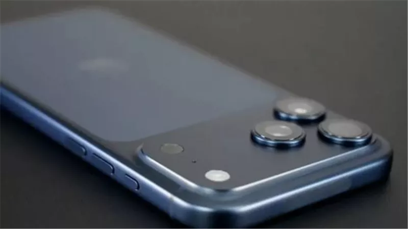 خريطة طريق أبل للذكاء الاصطناعي: iPhone 18 كمنصة لتقنيات المستقبل