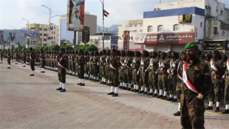 السيادة من ساحة العروض: عرض عسكري مهيب في عدن برئاسة عيدروس الزُبيدي احتفاءً بـ 30 نوفمبر