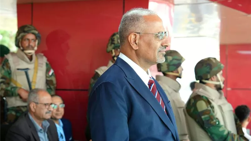 الجارديان البريطانية: العالم يتلقى الزُبيدي كـ 