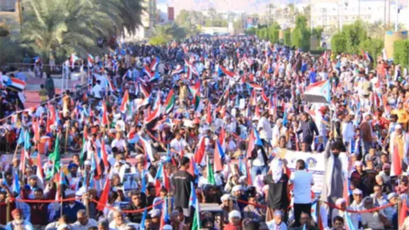 حضرموت تُرسِّخ الهوية الجنوبية في عيد الاستقلال 30 نوفمبر: رسائل سيئون والمكلا لاستعادة الدولة