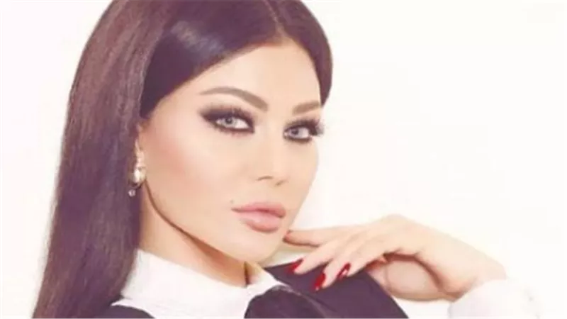للحصول على قوام أنحف: هيفاء وهبي تكشف كيف اختارت فستانها الأسود الضيق
