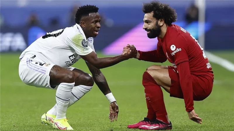 صلاح وفينيسيوس.. تقارير بريطانية: أندية الدوري السعودي يستعد لموسم انتقالات قياسي