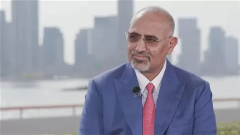  القيادة الجنوبية والرؤية الاستراتيجية.. كيف يحوّل الزُبيدي وادي حضرموت والمهرة إلى ساحات سيادة؟