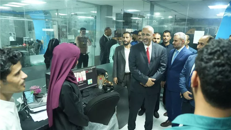 الزُبيدي يتفقد سير العمل بقطاع الإذاعة والتلفزيون الجنوبي