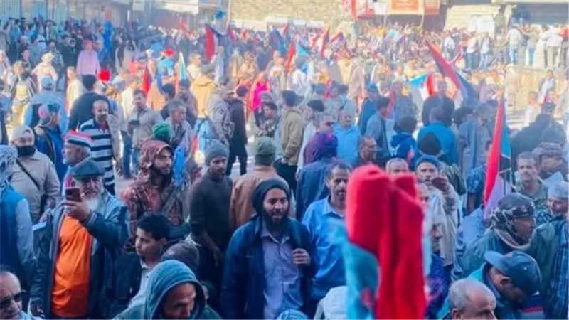حشود جماهيرية في العوابل بمحافظة الضالع تطالب باستعادة دولة الجنوب العربي