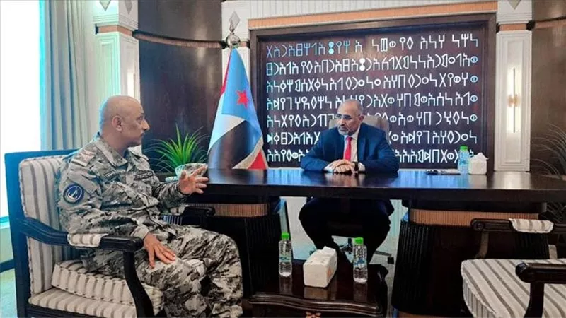 اللواء عيدروس الزُبيدي يطّلع على جاهزية قوات خفر السواحل