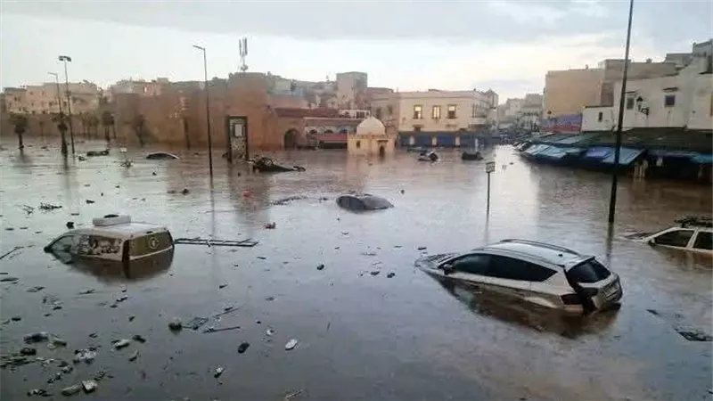 مصرع 4 أشخاص واستمرار تعطيل الدراسة جراء فيضانات غير مسبوقة فى تونس