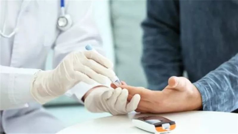 روشتة العام الجديد 2026 لمرضى السكري: 10 نصائح ذهبية للوقاية من المضاعفات الخطيرة