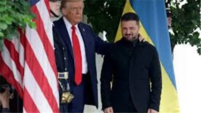 زيلينسكى يؤكد دعمه للقاء ثلاثى مع واشنطن إذا أفضى لتبادل الأسرى أو محادثات