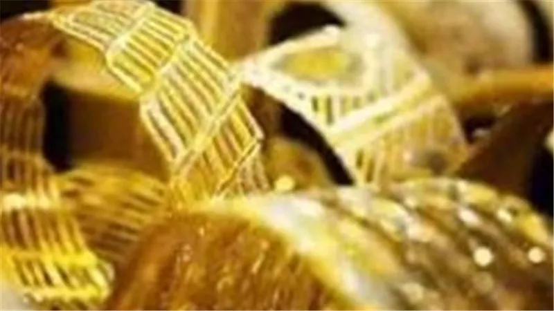سعر الذهب اليوم في مصر الثلاثاء 23 ديسمبر 2025: قفزة تاريخية وعيار 18 يكسر حاجز الـ 5000 جنيه