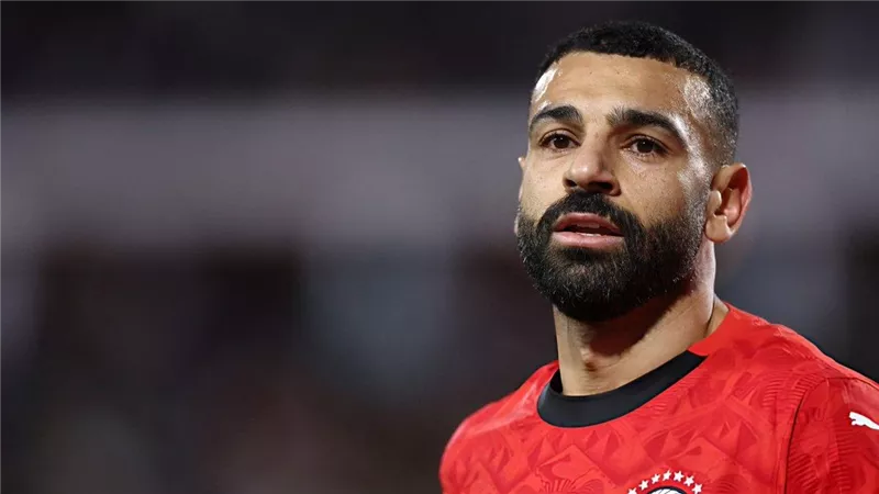 حارس ليفربول السابق يرشح لاعبًا مفاجئًا لخلافة محمد صلاح: الأنسب لتلك المهمة