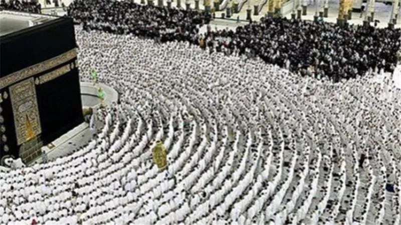 تحديث جديد: أسعار برامج الـ 5 نجوم والـ 4 نجوم لعمرة شهر رجب 1447 هـ