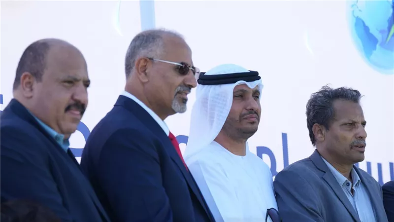 بدعم إماراتي..الزُبيدي يدشن عهدًا جديدًا للطاقة في أبين بافتتاح محطة الطاقة الشمسية (30 ميجاوات)