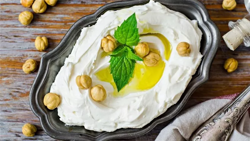 طريقة عمل سلطة حمص بالزبادي والليمون 