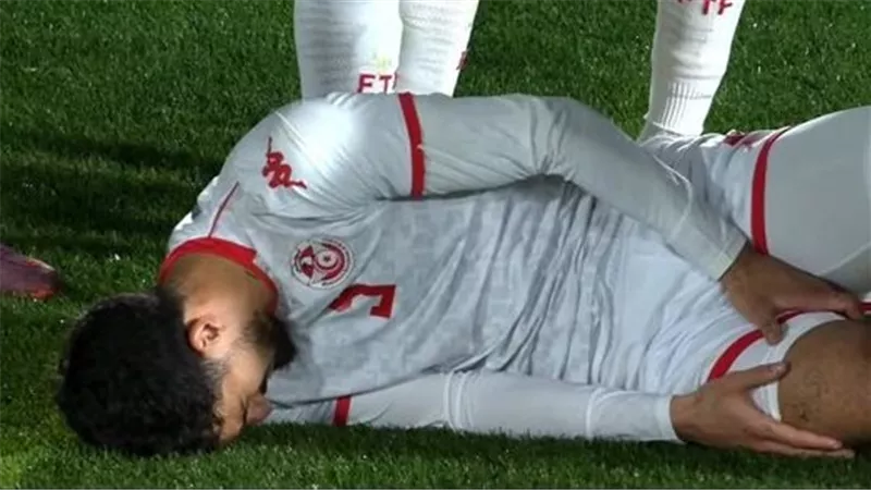 كشف طبيعة إصابة بن رمضان مع منتخب تونس.. وموعد عودته
